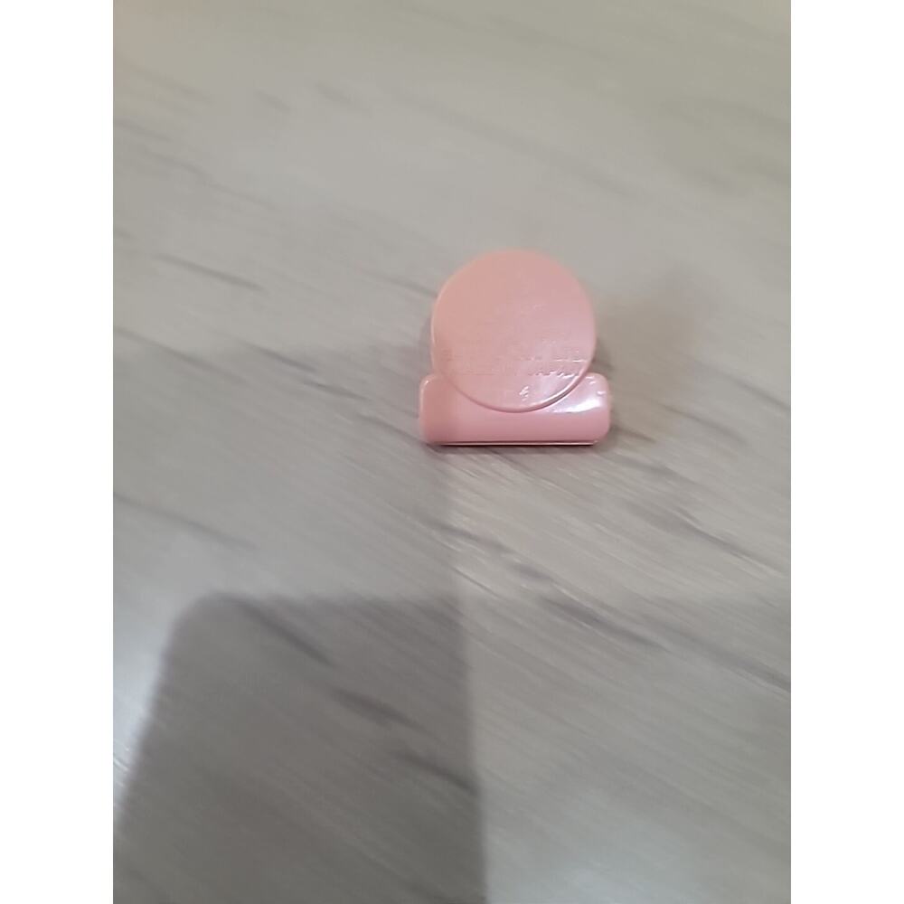 Vintage 1977 Pink Sanrio Mini Paper Clip Little Twin Stars Light Pink - Picture 4 of 7